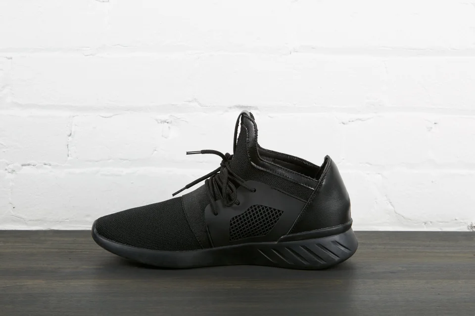 Sneaker shoes men
